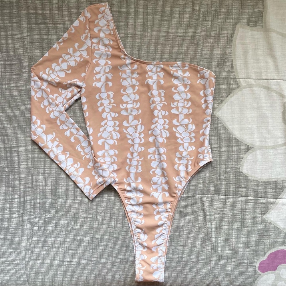⚡️SOLD ON INSTA⚡️NEW ocean breeze bikinis/holopali surf one piece